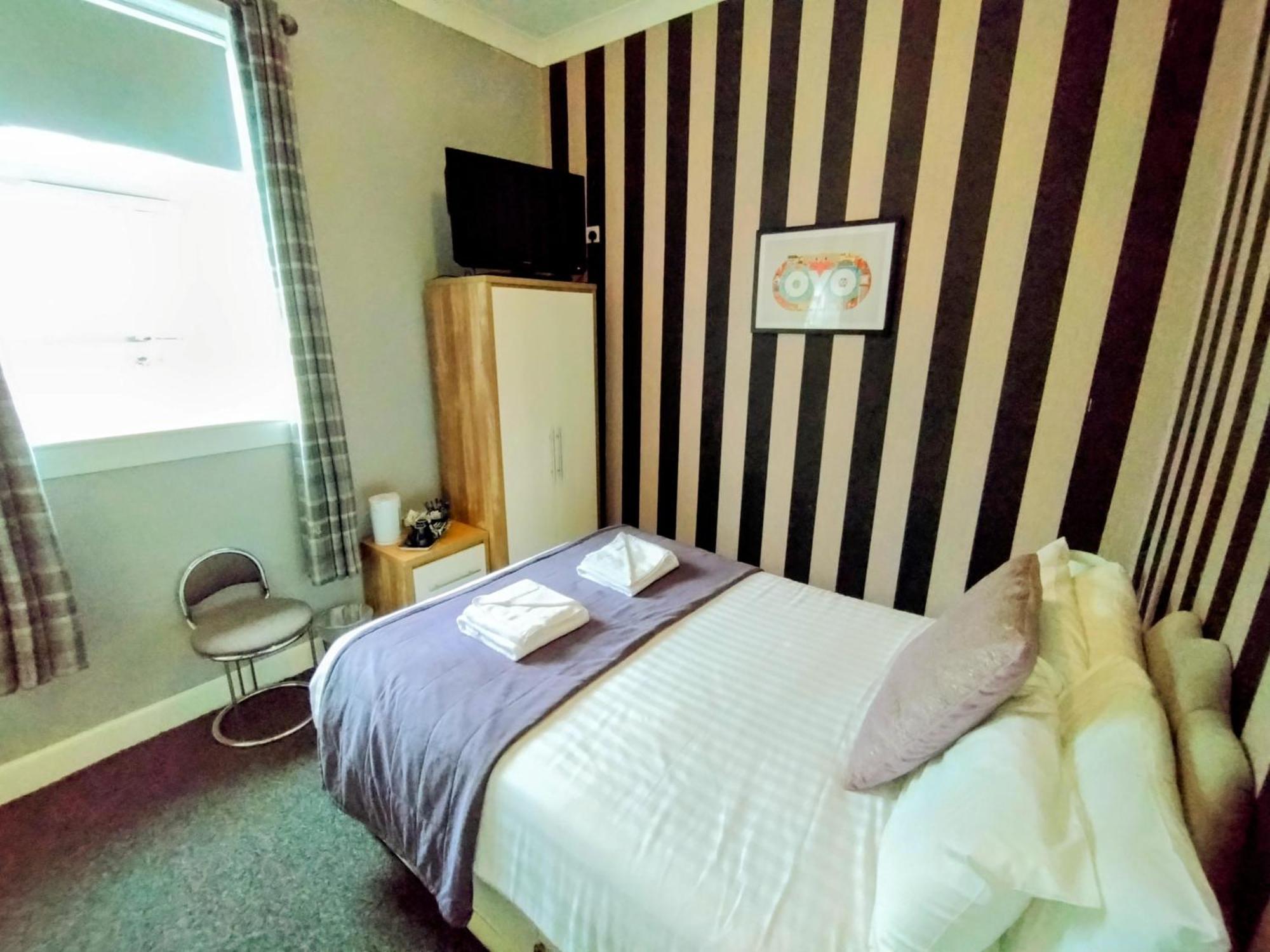 Oyo Gin House Hotel Greenock Ngoại thất bức ảnh